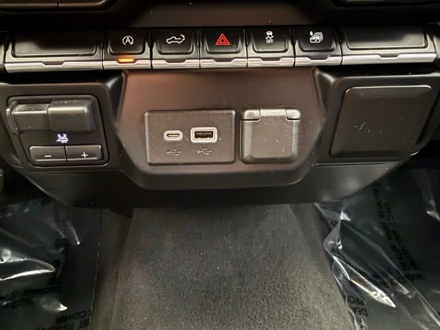 Used 2019 Chevrolet Silverado 1500 LT w/ True North Edition AWD/4WD image 37