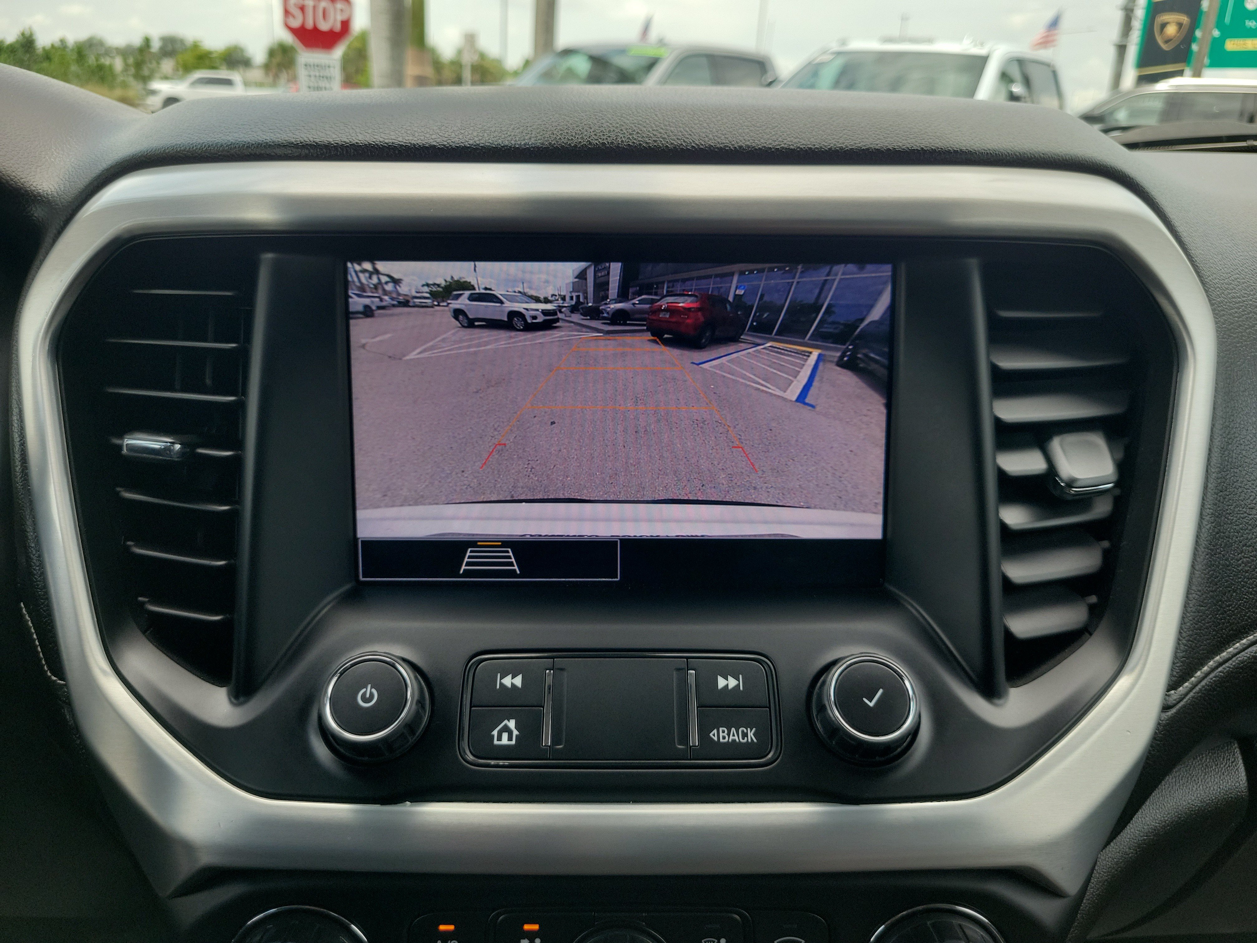Used 2021 GMC Acadia SLE AWD/4WD image 9