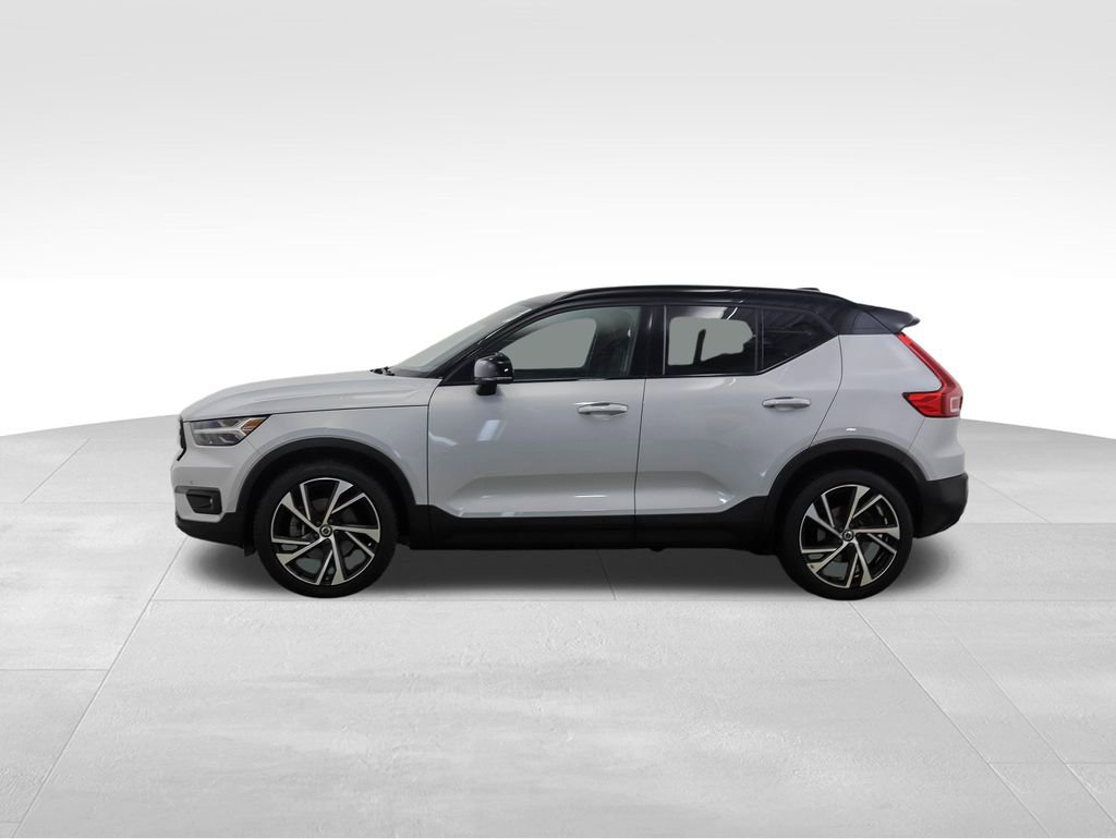 Used 2021 Volvo XC40 T5 R-Design w/ Protection Package Premier image 2