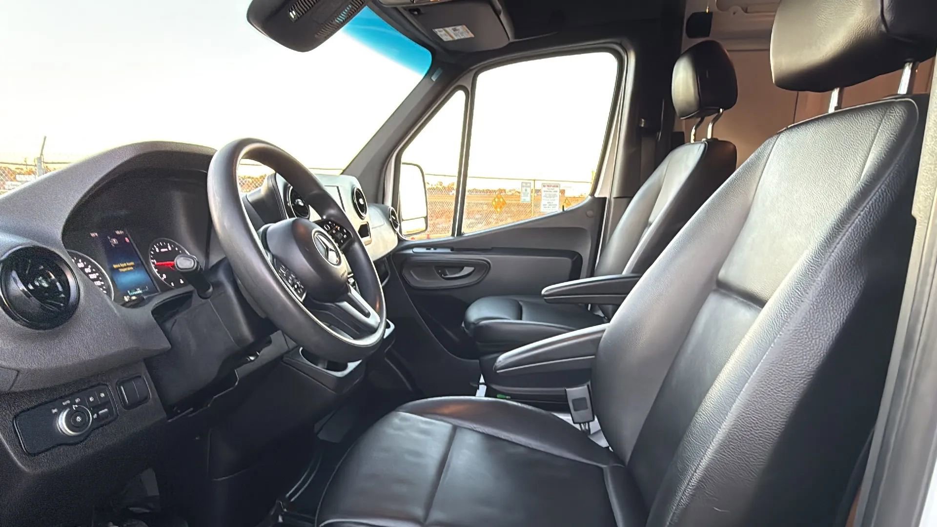 Used 2023 Mercedes-Benz Sprinter 4500 image 16