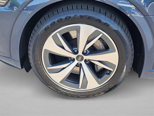 Used 2024 Audi Q8 e-tron Premium AWD/4WD image 24