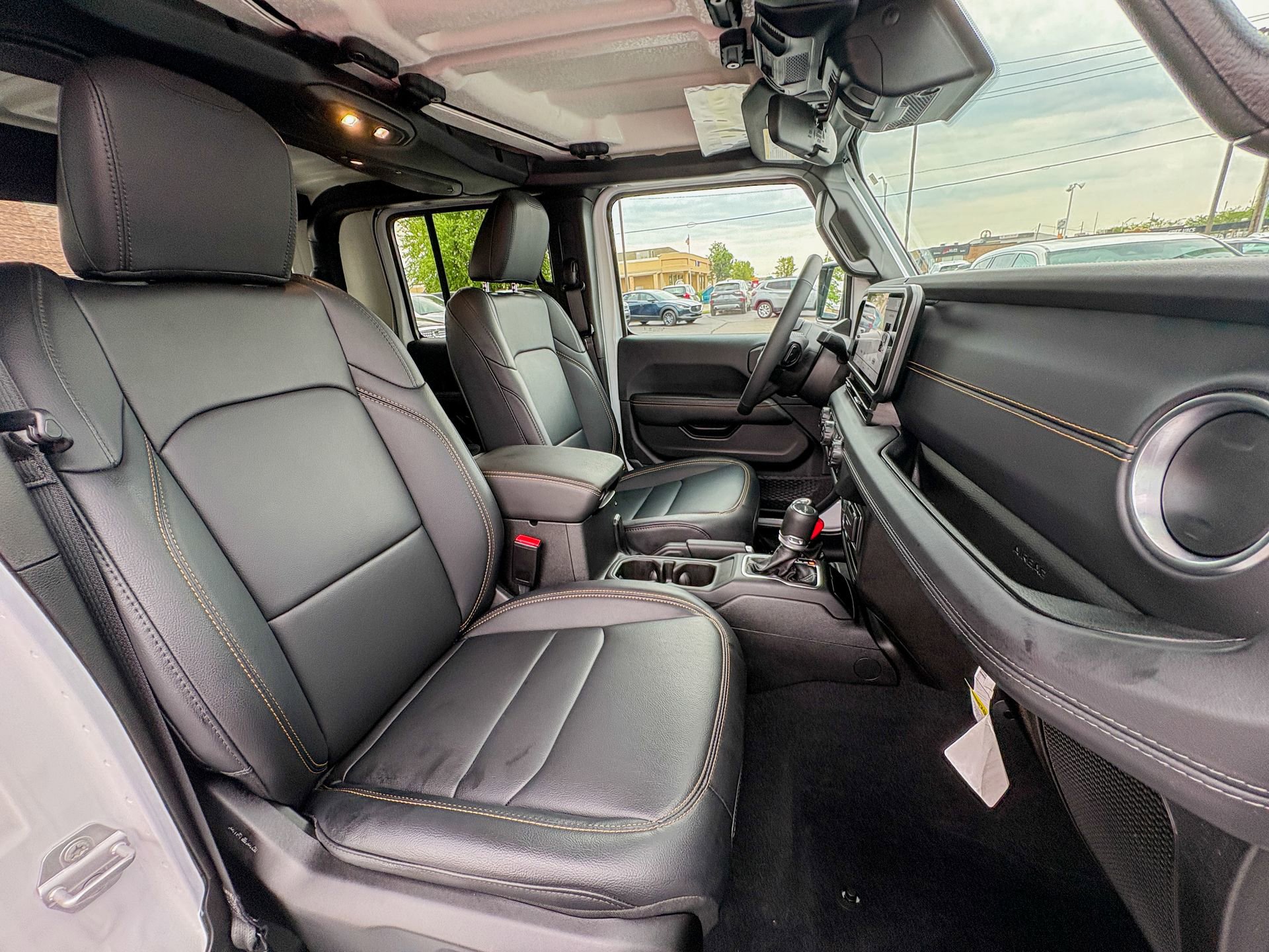Used 2025 Jeep Gladiator Sport AWD/4WD image 27