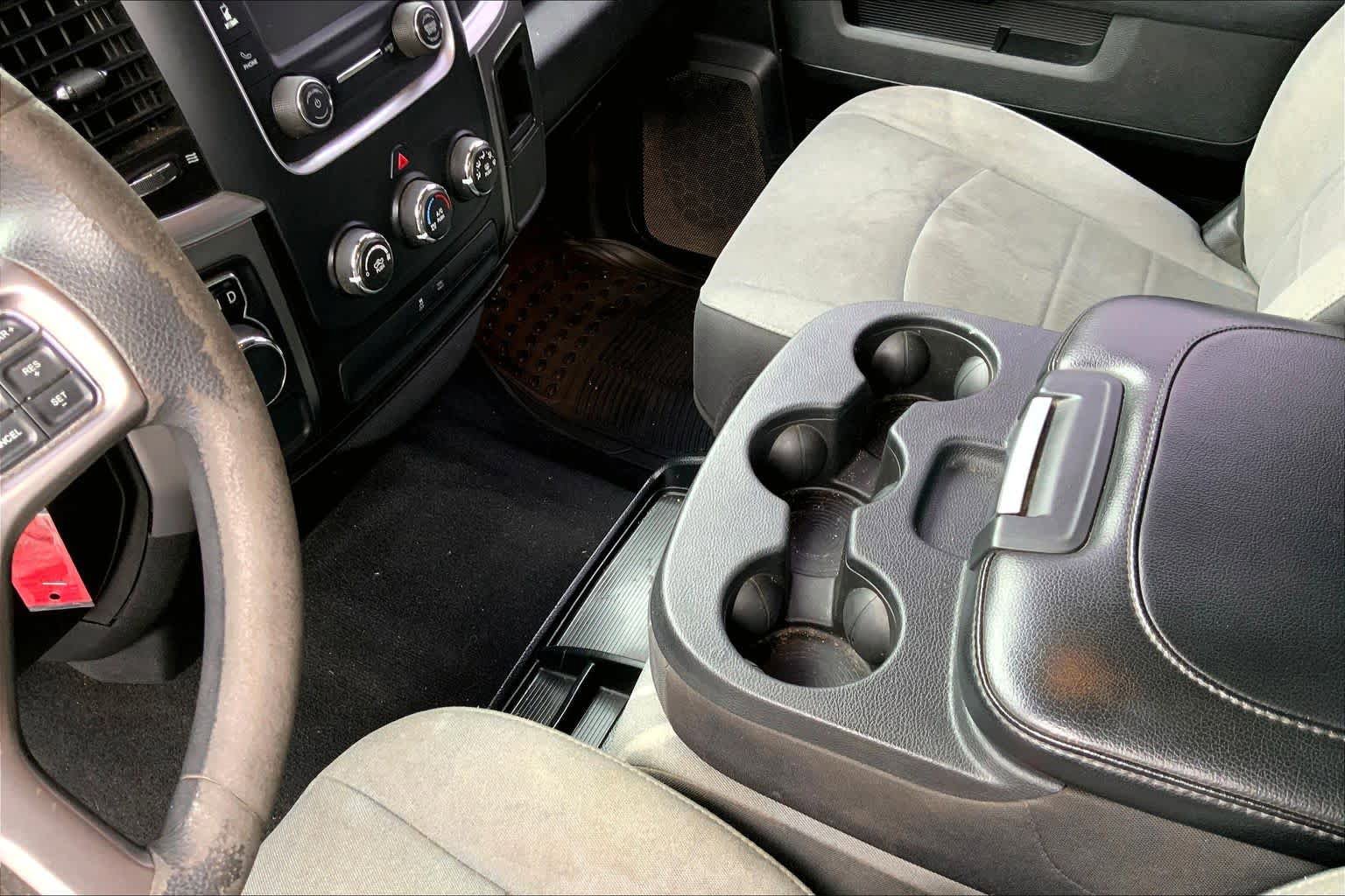 Used 2022 RAM 1500 Classic SLT RWD image 16