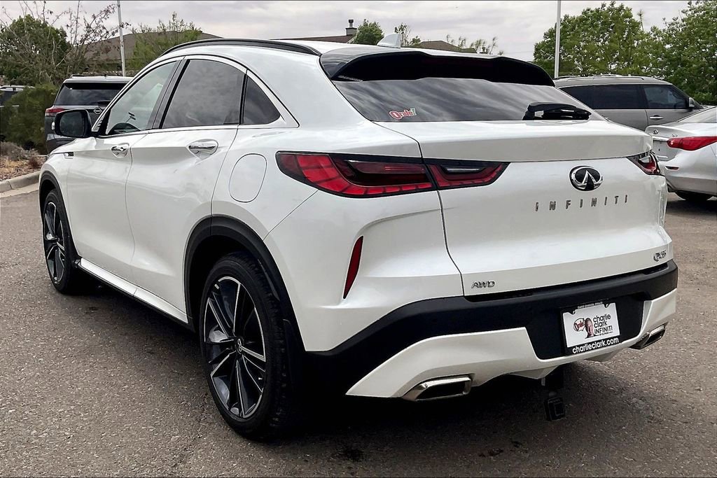 Used 2025 INFINITI QX55 Essential image 3
