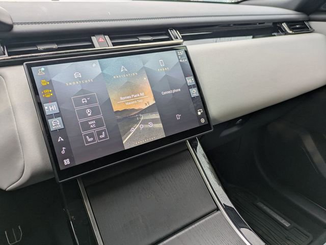 Used 2026 Land Rover Range Rover Velar Dynamic SE image 11