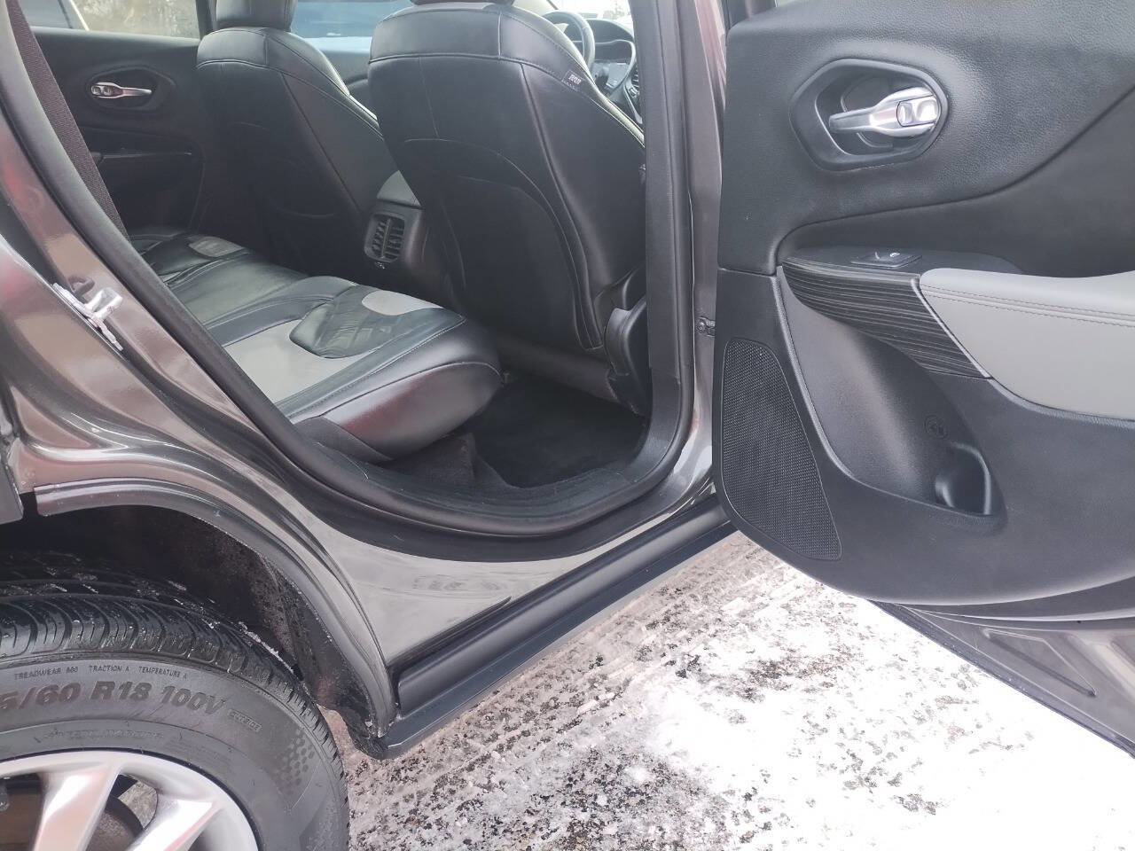 Used 2014 Jeep Cherokee Limited image 22