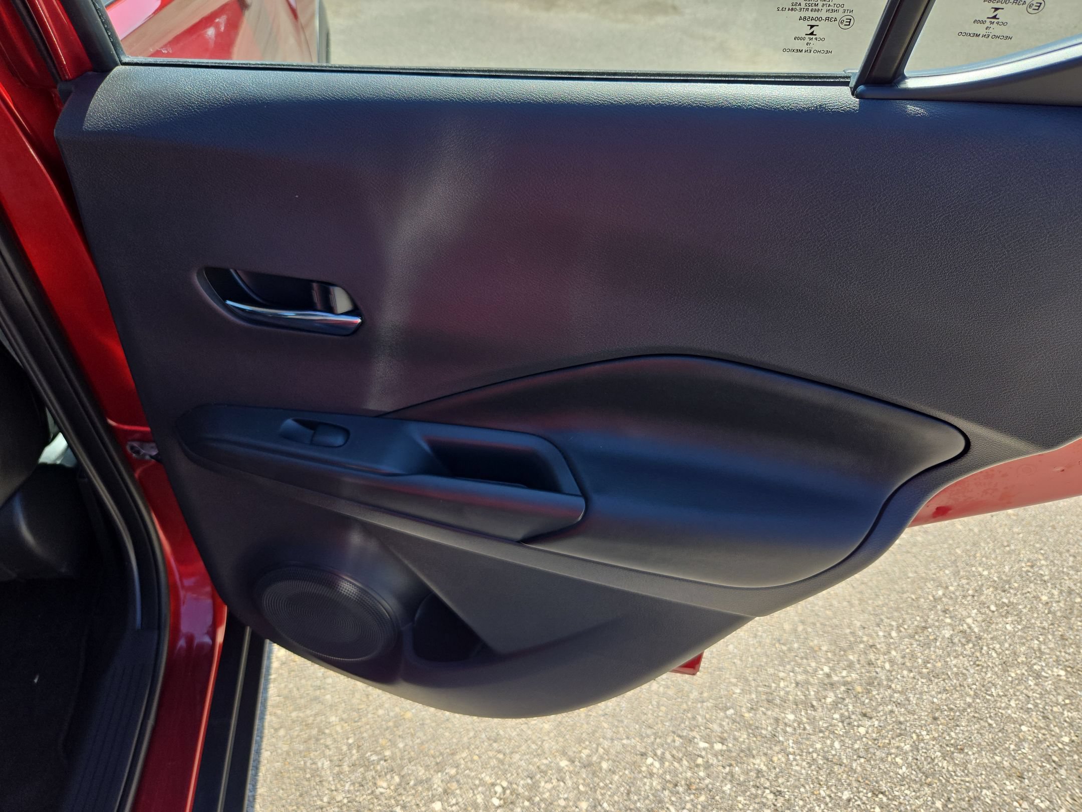 Used 2019 Nissan Kicks SR w/ SR Premium Package FWD image 25