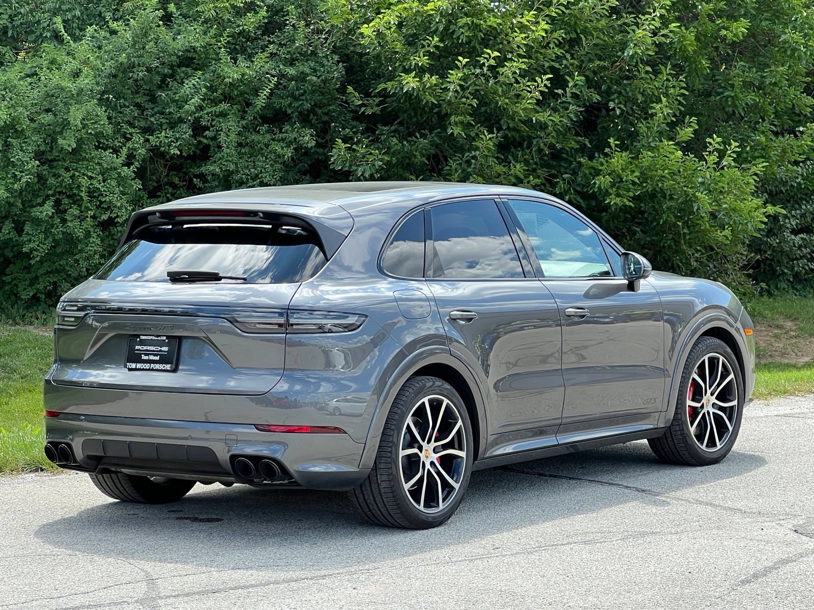 Certified 2023 Porsche Cayenne GTS AWD/4WD image 6