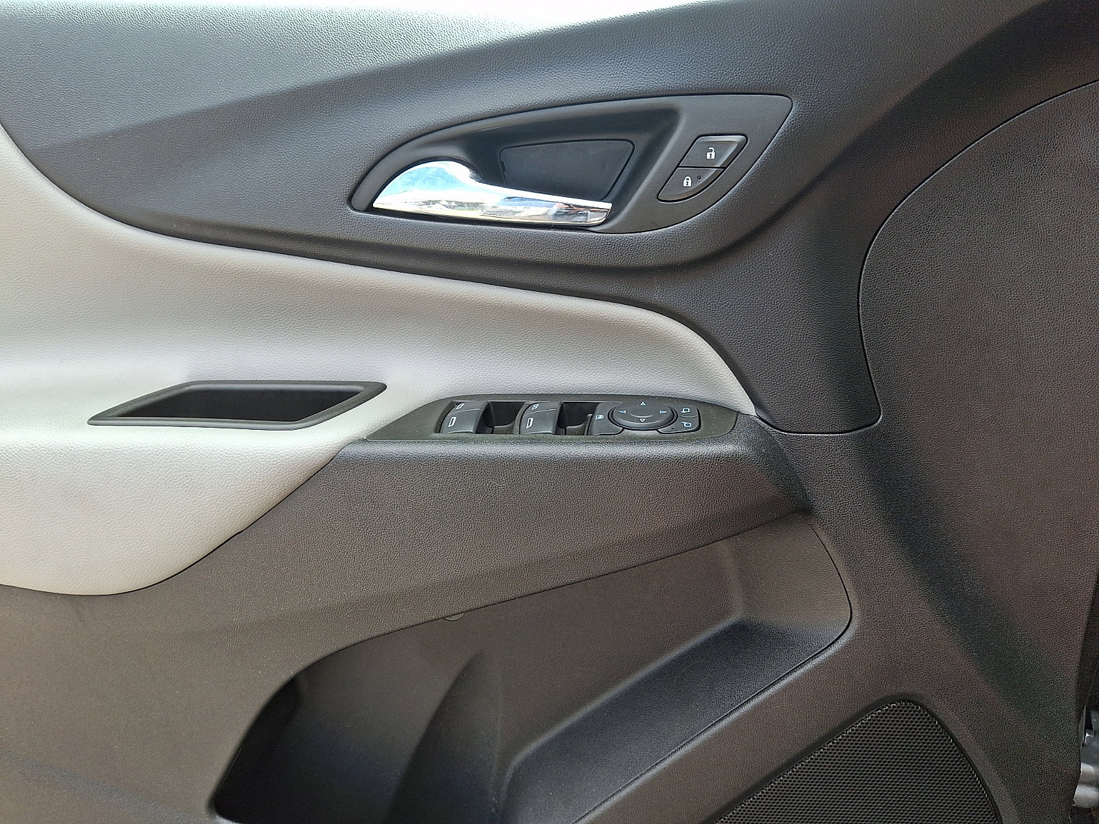 Used 2024 Chevrolet Equinox LS w/ LS Convenience Package FWD image 20