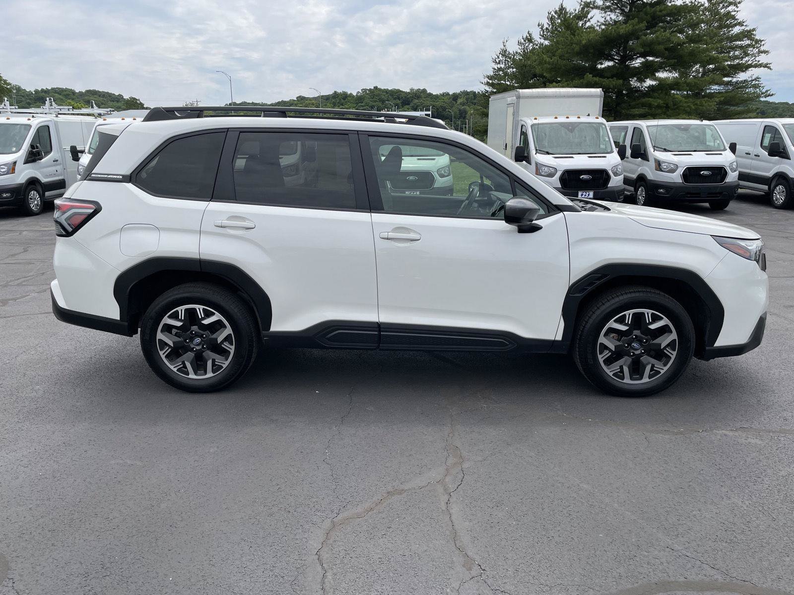 Used 2025 Subaru Forester Premium AWD/4WD image 6
