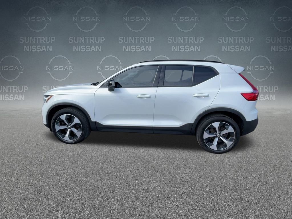 Used 2023 Volvo XC40 B5 Plus w/ Protection Package Premier image 39