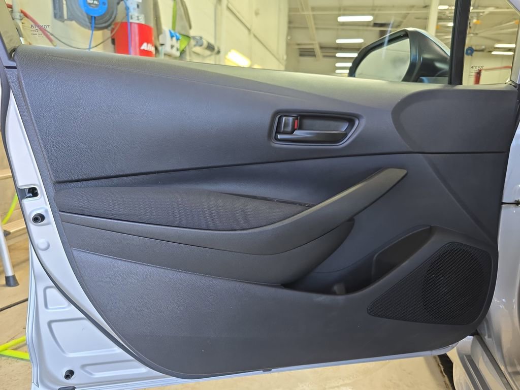 Used 2026 Toyota Corolla LE FWD image 27