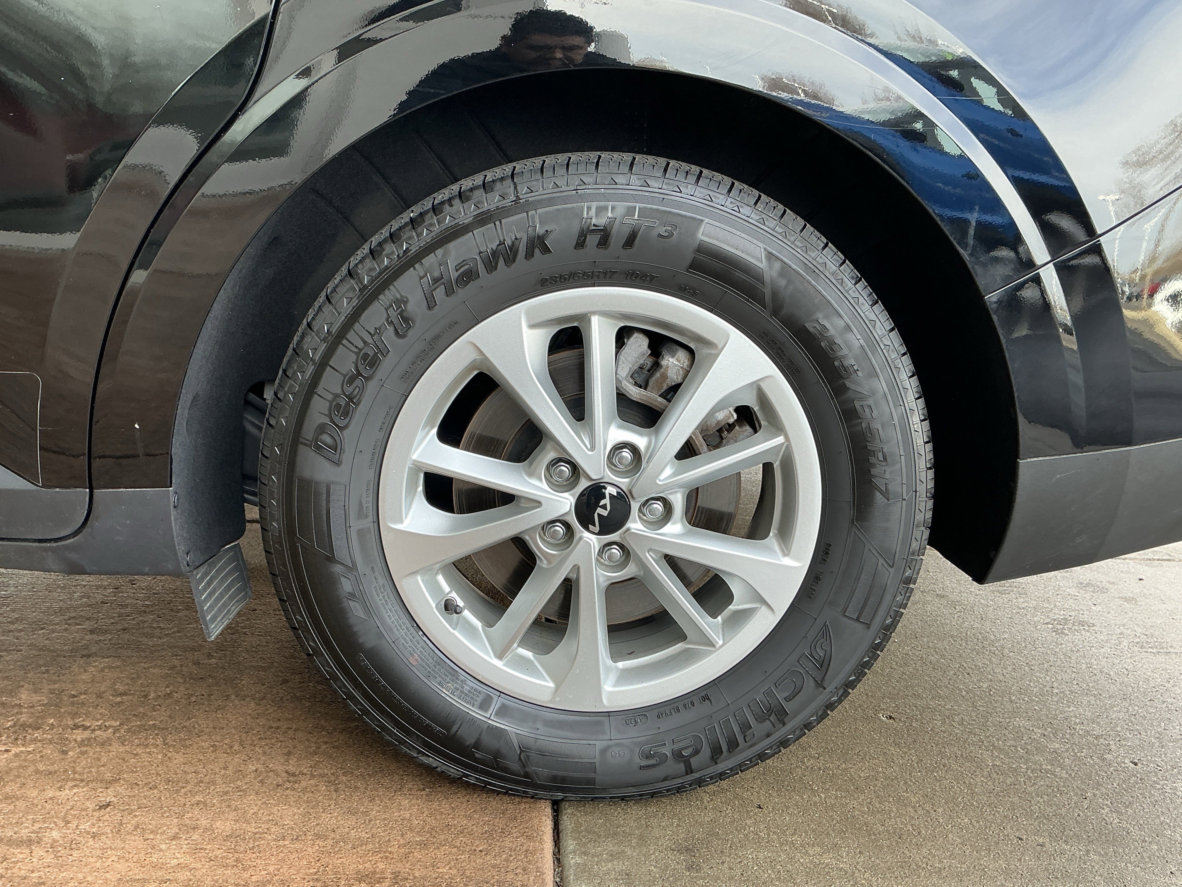 Used 2024 Kia Carnival LX image 27