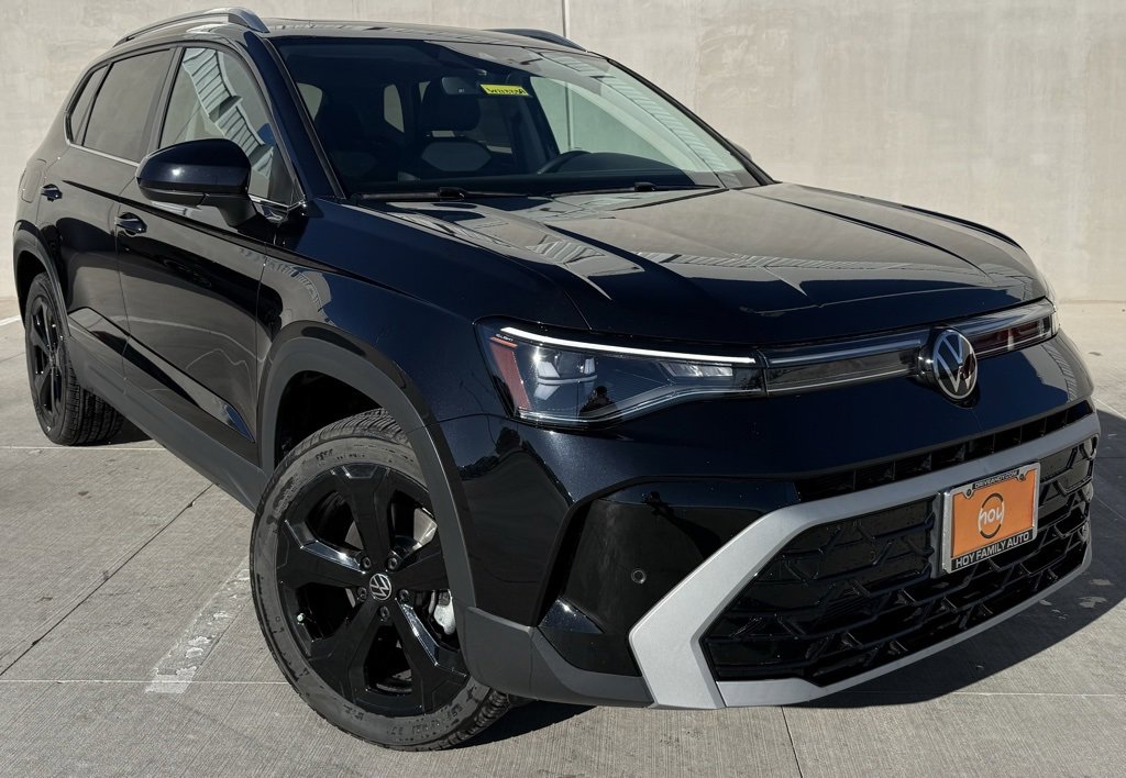 Certified 2025 Volkswagen Taos SEL image 1