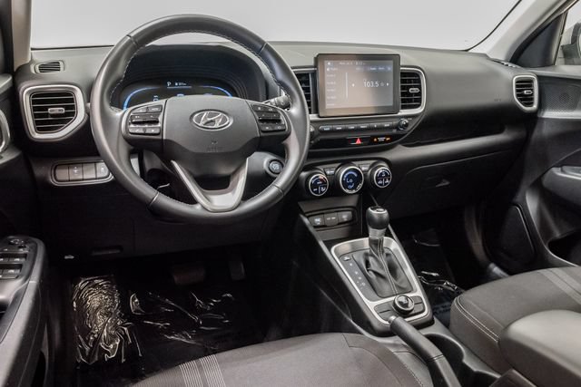 Used 2025 Hyundai Venue SEL FWD image 7