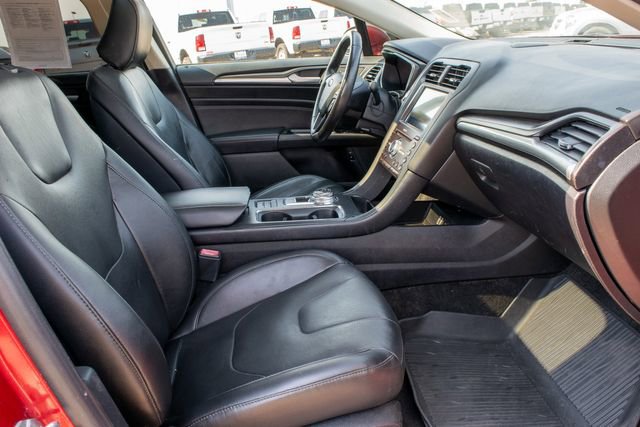 Used 2020 Ford Fusion Energi Titanium FWD image 23