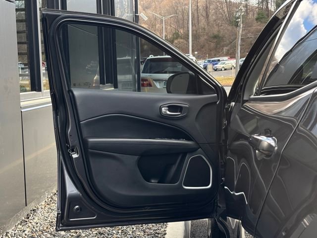 Used 2020 Jeep Compass Latitude image 18