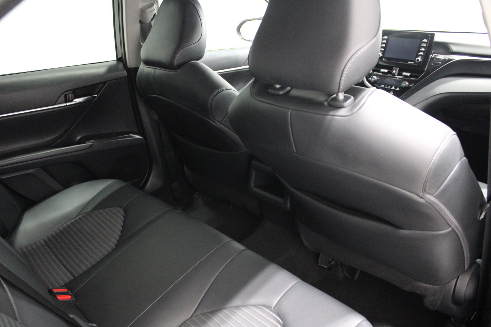 Used 2024 Toyota Camry SE FWD image 21
