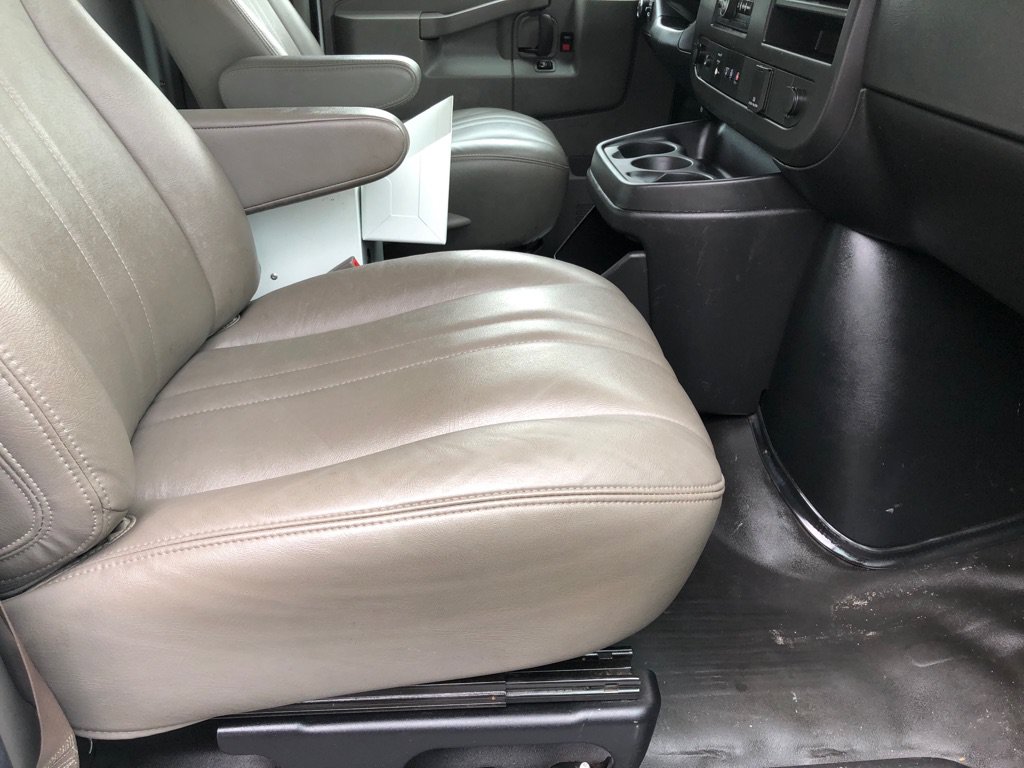 Used 2019 Chevrolet Express 3500 w/ Driver Convenience Package RWD image 25