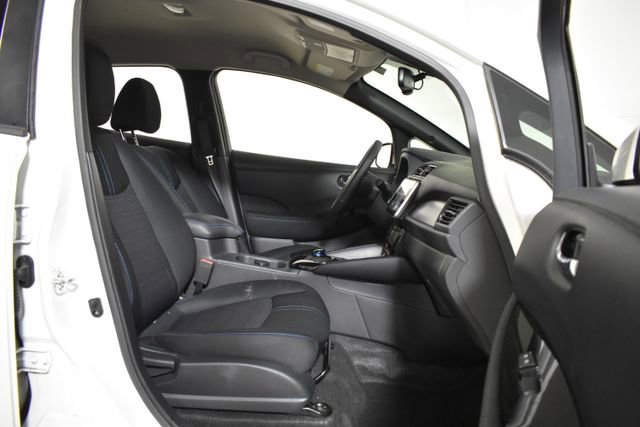 Certified 2025 Nissan Leaf SV Plus image 32