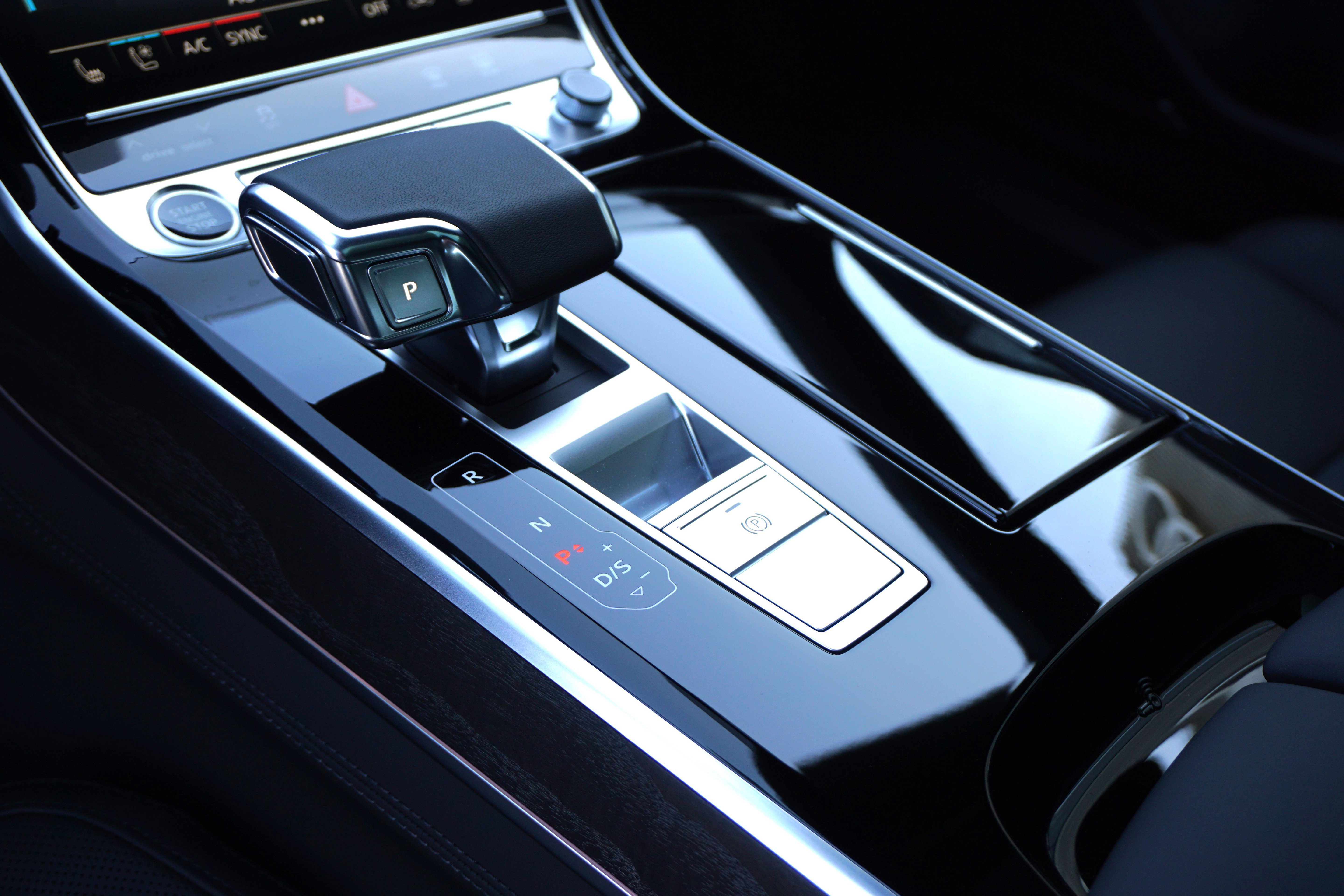 New 2025 Audi A8 L 3.0T image 16