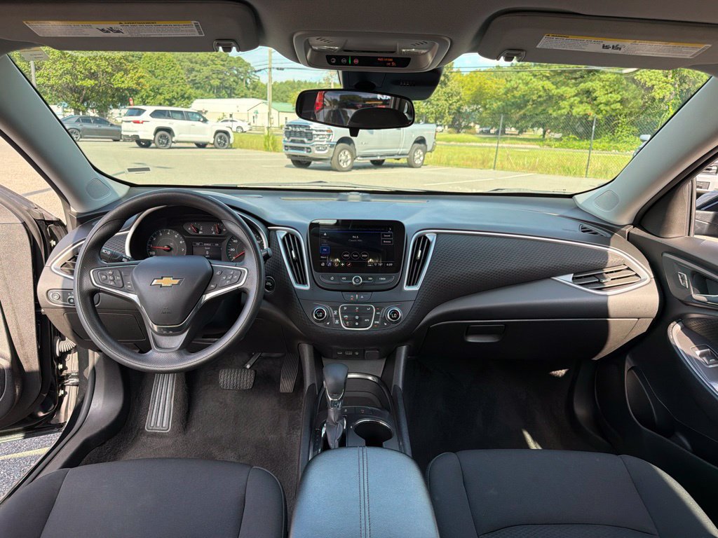 Used 2025 Chevrolet Malibu LT FWD image 8