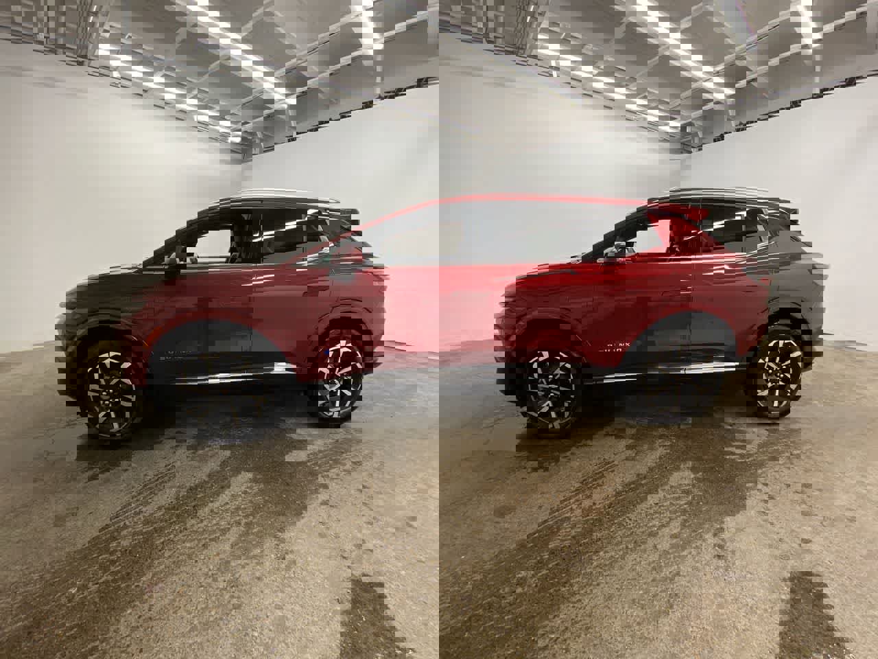 Used 2025 Chevrolet Equinox EV LT w/ Convenience Package image 3