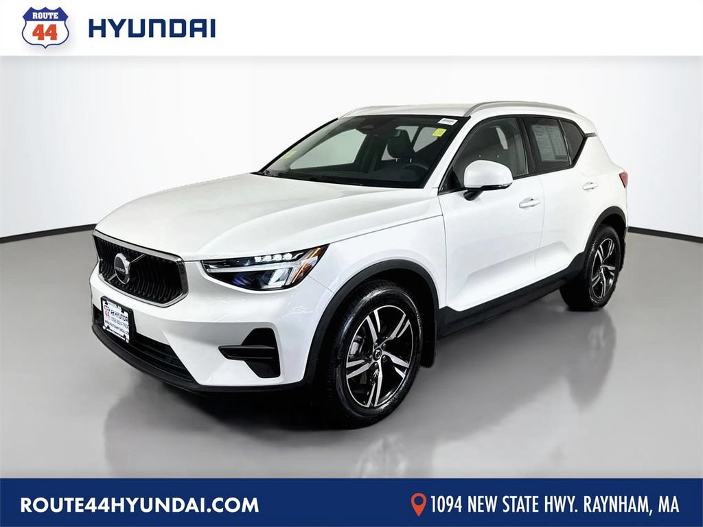 Used 2023 Volvo XC40 B5 Core w/ Convenience Package