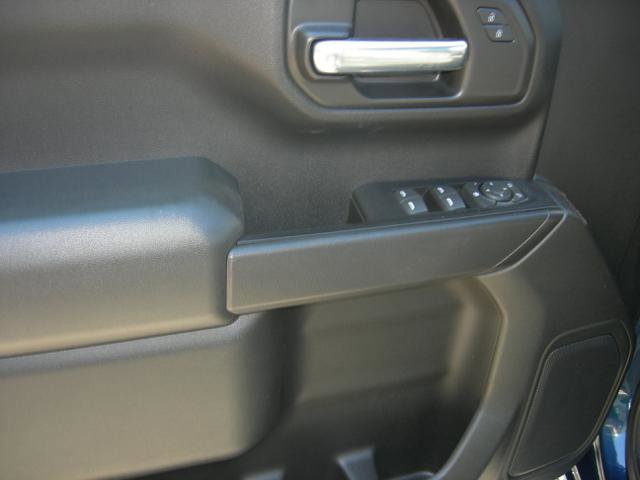 Used 2020 Chevrolet Silverado 1500 Custom w/ Custom Value Package image 12