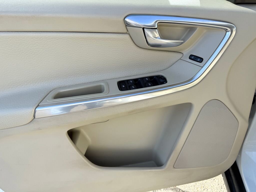 Used 2013 Volvo XC60 T6 AWD/4WD image 10