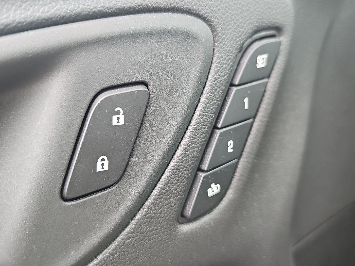 Used 2023 Buick Encore GX Essence w/ Experience Buick Package image 12