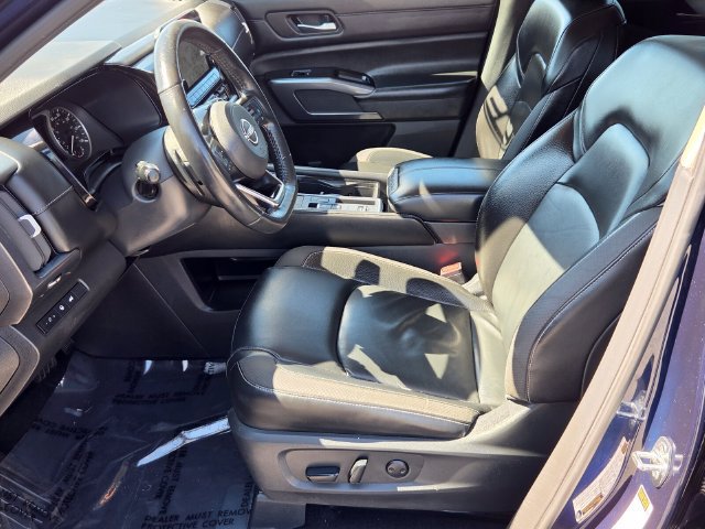 Used 2022 Nissan Pathfinder SL FWD image 11