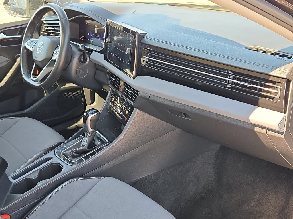 Used 2026 Volkswagen Jetta SE FWD image 33