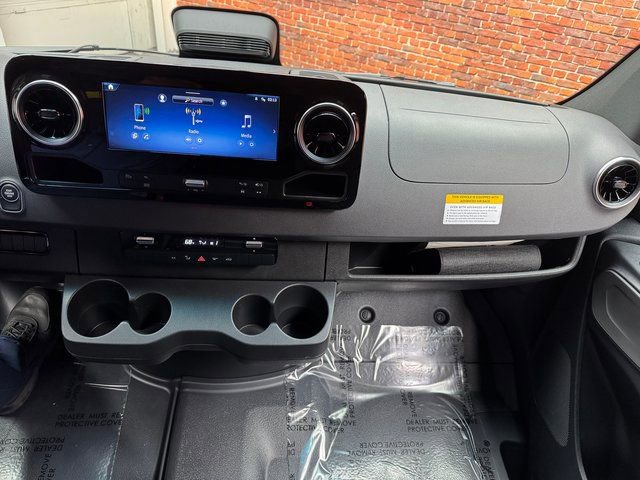 Used 2025 Mercedes-Benz Sprinter 2500 image 16