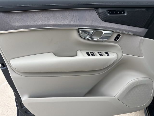 New 2026 Volvo XC90 T8 Ultra w/ Protection Package Premier image 13