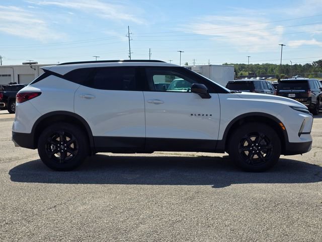 Used 2024 Chevrolet Blazer LT w/ Convenience Package FWD image 6