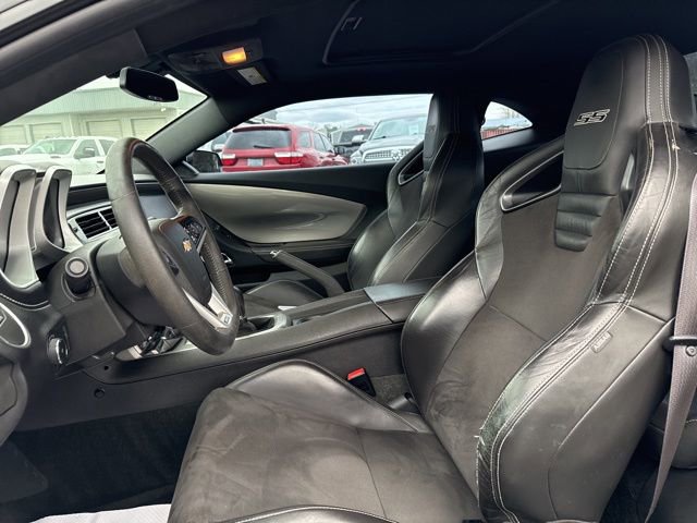 Used 2015 Chevrolet Camaro SS w/ SS Performance Package image 18