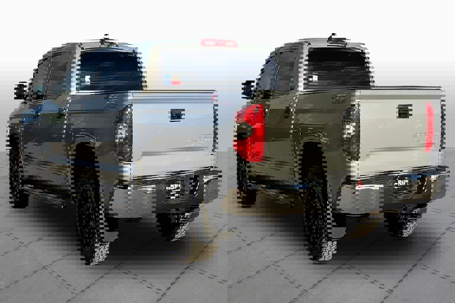 Used 2021 Toyota Tundra SR5 w/ SR5 Leather Package RWD image 12