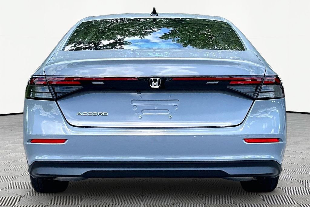 Certified 2025 Honda Accord SE image 6