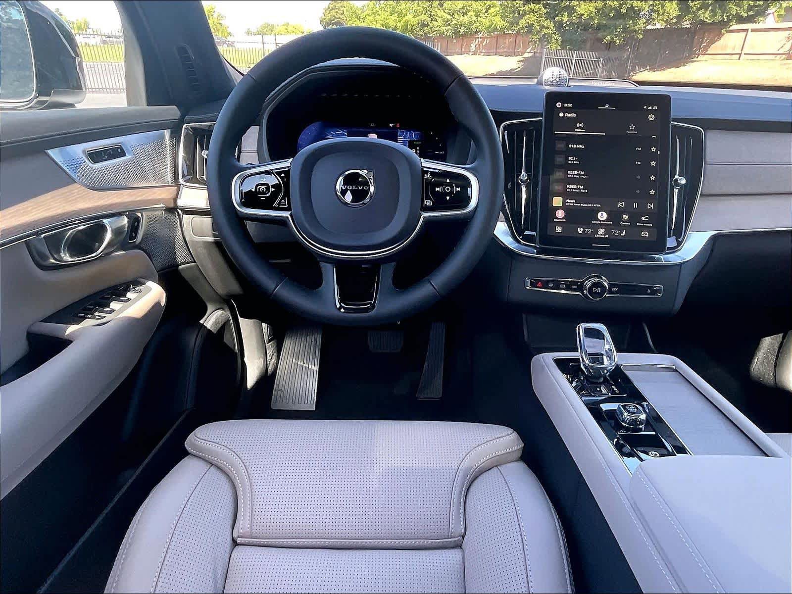 New 2026 Volvo XC90 T8 Ultra w/ Lounge Package image 15