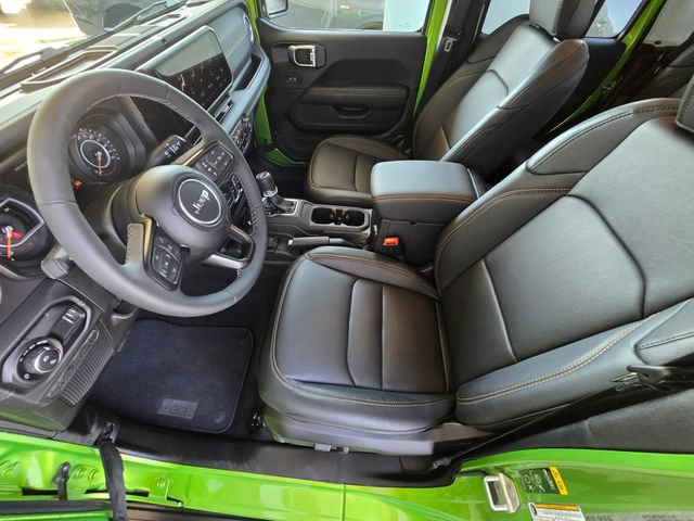 Certified 2025 Jeep Gladiator Sport AWD/4WD image 18