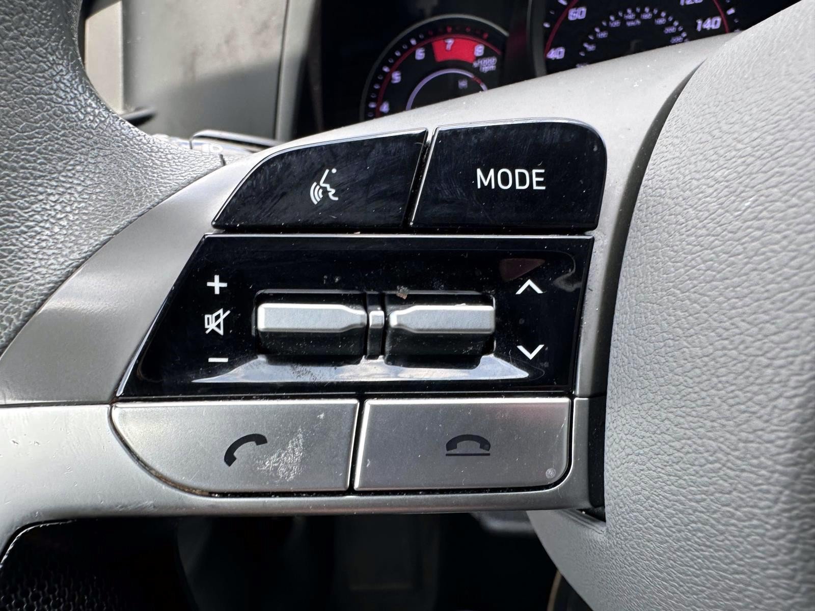 Used 2023 Hyundai Elantra SE FWD image 15