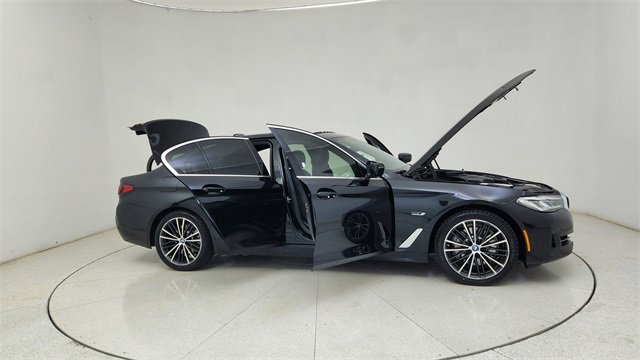 Used 2023 BMW 530e xDrive w/ Premium Package image 74