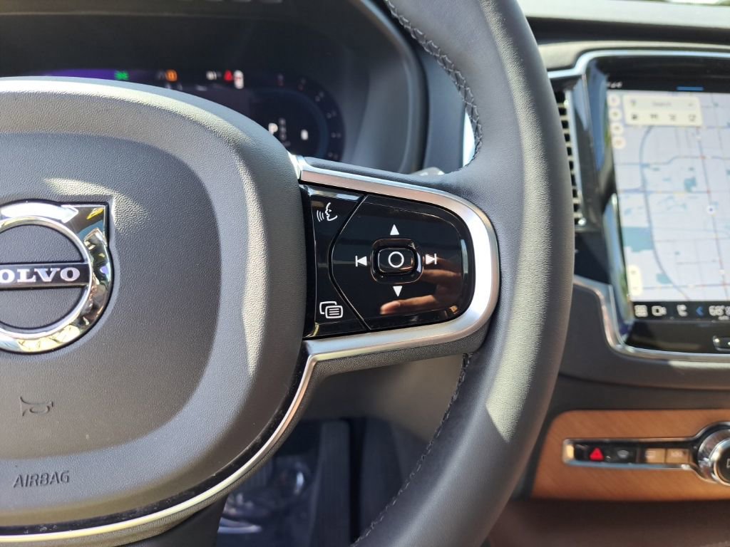 Used 2023 Volvo XC90 B6 Plus w/ Protection Package Premier image 19