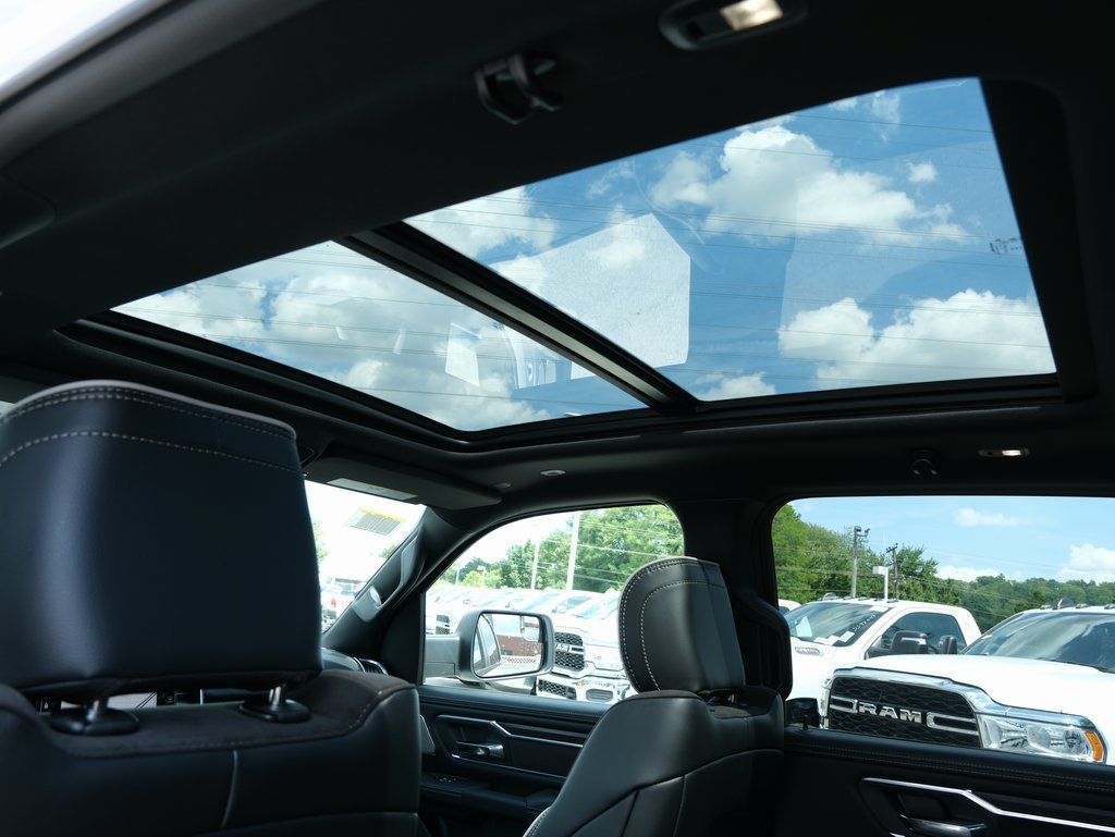 New 2026 RAM 1500 Laramie AWD/4WD image 30