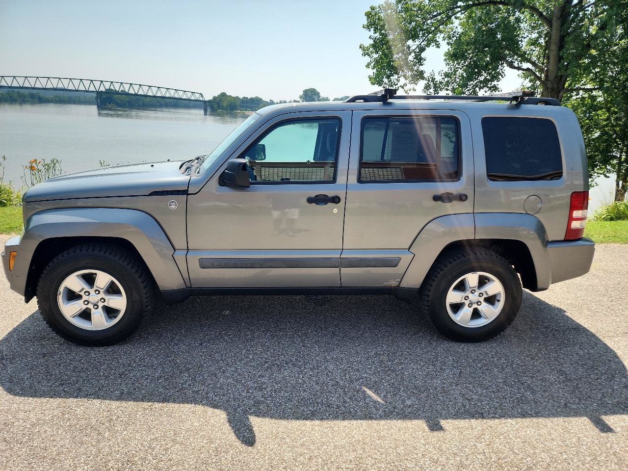Used 2012 Jeep Liberty Sport w/ Popular Equipment Group AWD/4WD image 2
