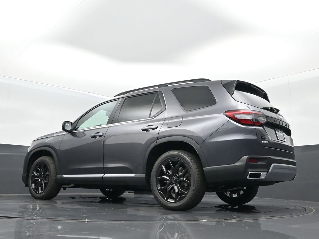 New 2025 Honda Pilot Touring image 17