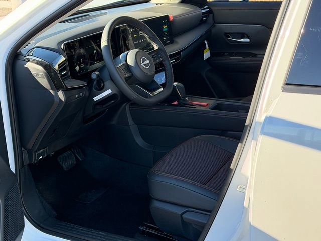 New 2026 Nissan Kicks SR w/ Cold Weather Package FWD image 11
