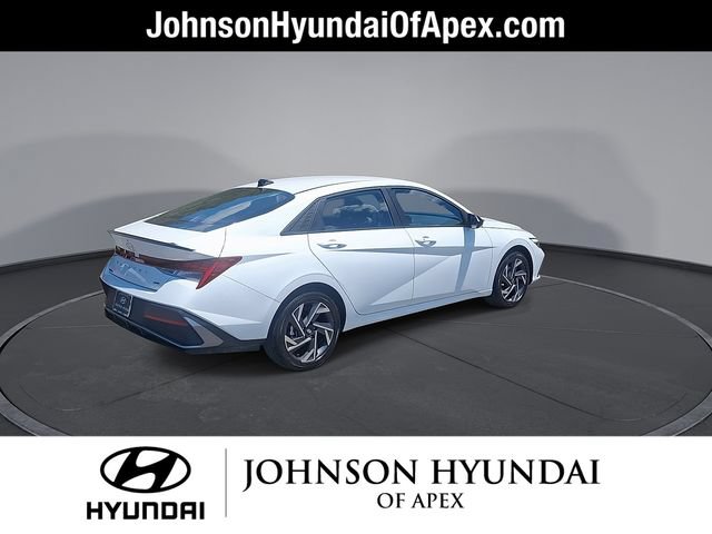Certified 2025 Hyundai Elantra SEL FWD image 9