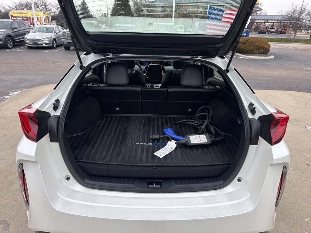 Used 2018 Toyota Prius Prime Premium image 43